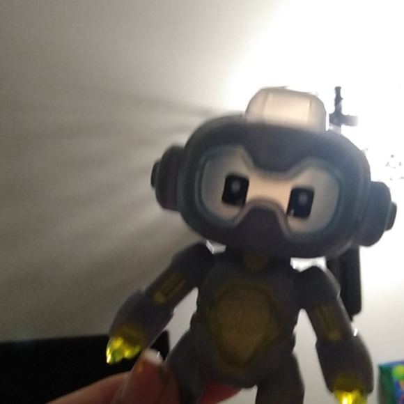 Robot guy - Picture 4 of 4